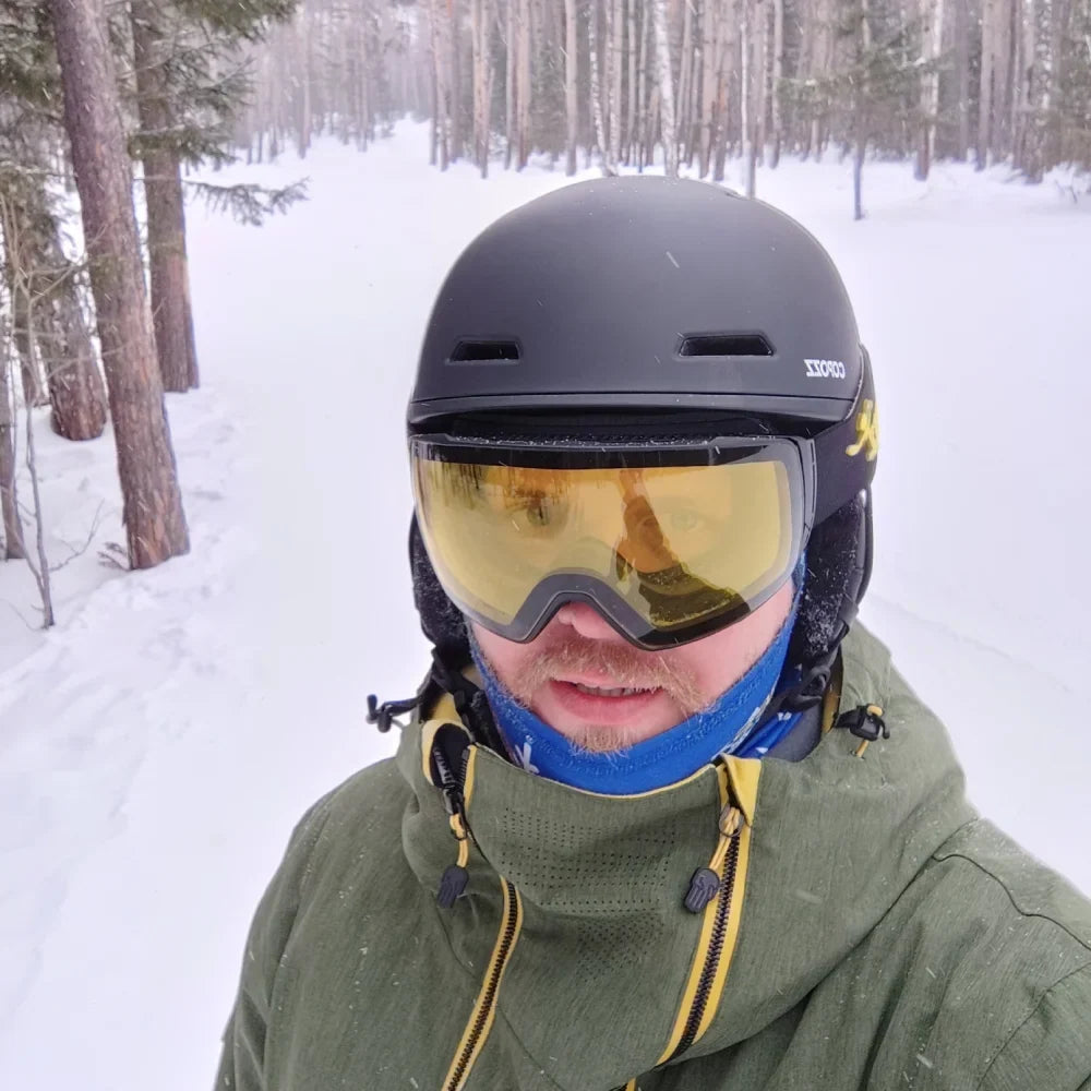 Half Covered Ski Helmet