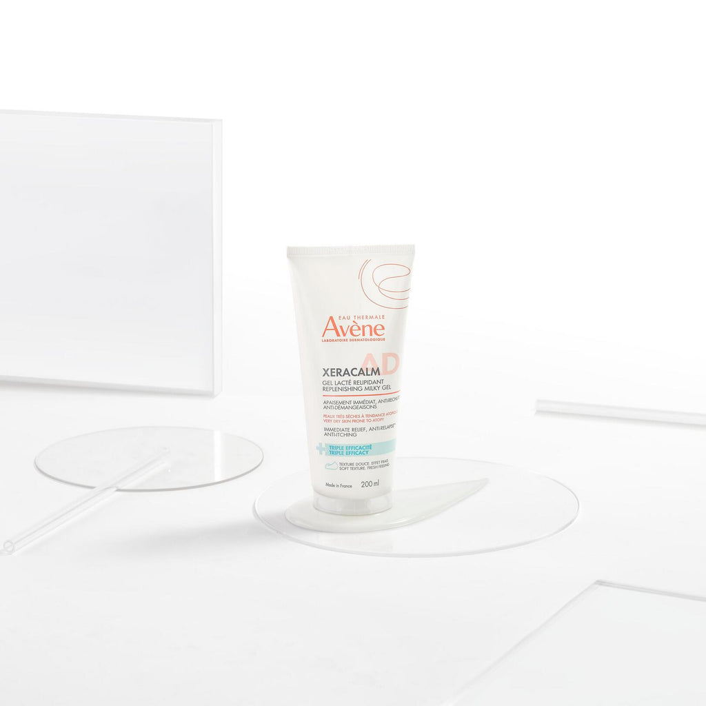 Avène XeraCalm AD Lipid-Replenishing Milky Gel Cleanser